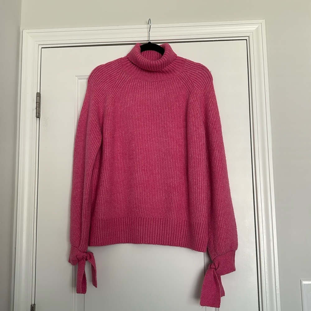 Women’s Small Pink Sweater &Merci
